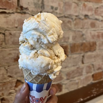 The Parlour - Meyer Lemon Pie Ice cream-Non Dairy - Ice Cream & Frozen Yogurt Near Me - Durham, North Carolina The Parlour - Meyer Lemon Pie Ice cream-Non Dairy - Ice Cream & Frozen Yogurt Near Me - Durham, North Carolina