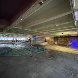 Multiple jacuzzis Multiple jacuzzis