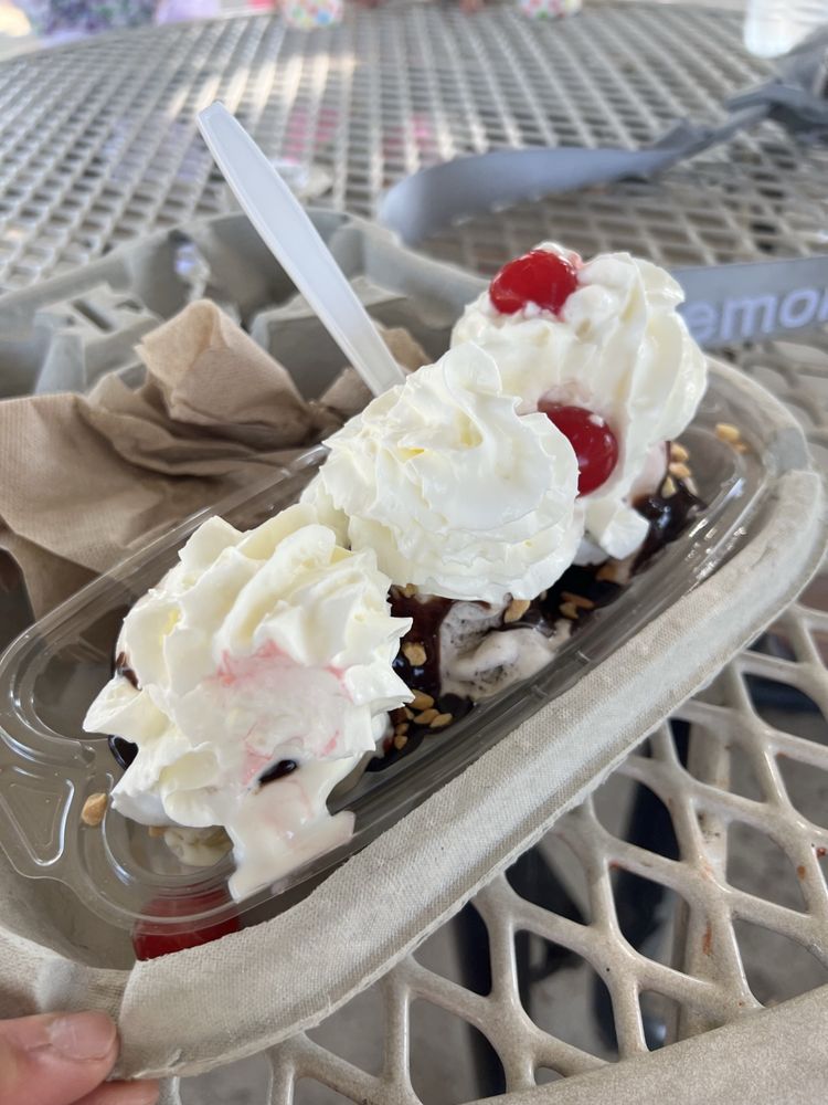 FOXY’S ICE CREAM Updated September 2024 72 Photos & 85 Reviews