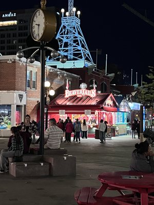 BeaverTails- Queues de Castor (Byward Market) by null