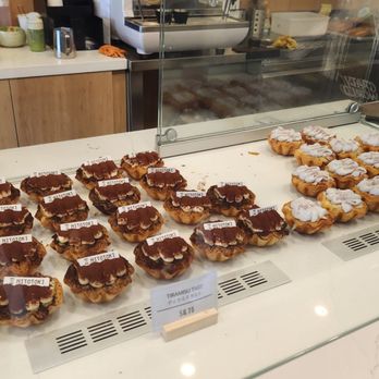 Hitotoki Bakery - Display on a Saturday - Desserts Near Me - Unionville, Ontario Hitotoki Bakery - Display on a Saturday - Desserts Near Me - Unionville, Ontario