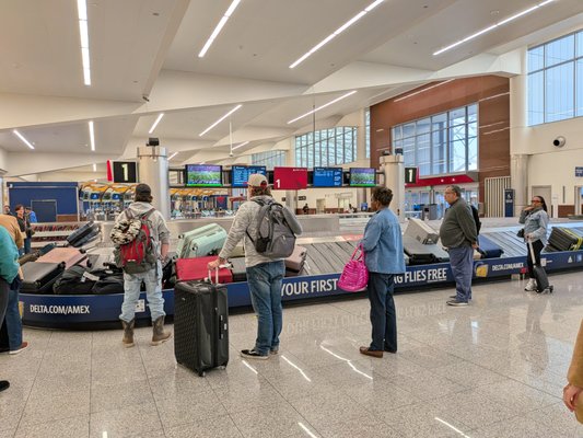 Hartsfield-Jackson Atlanta International Airport by null