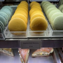 Passion Fruit Macaroon - Delicious