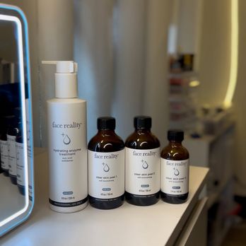 Irene Aesthetics - Face reality acne specialist bubbles - Estheticians Near Me - Anaheim, California Irene Aesthetics - Face reality acne specialist bubbles - Estheticians Near Me - Anaheim, California
