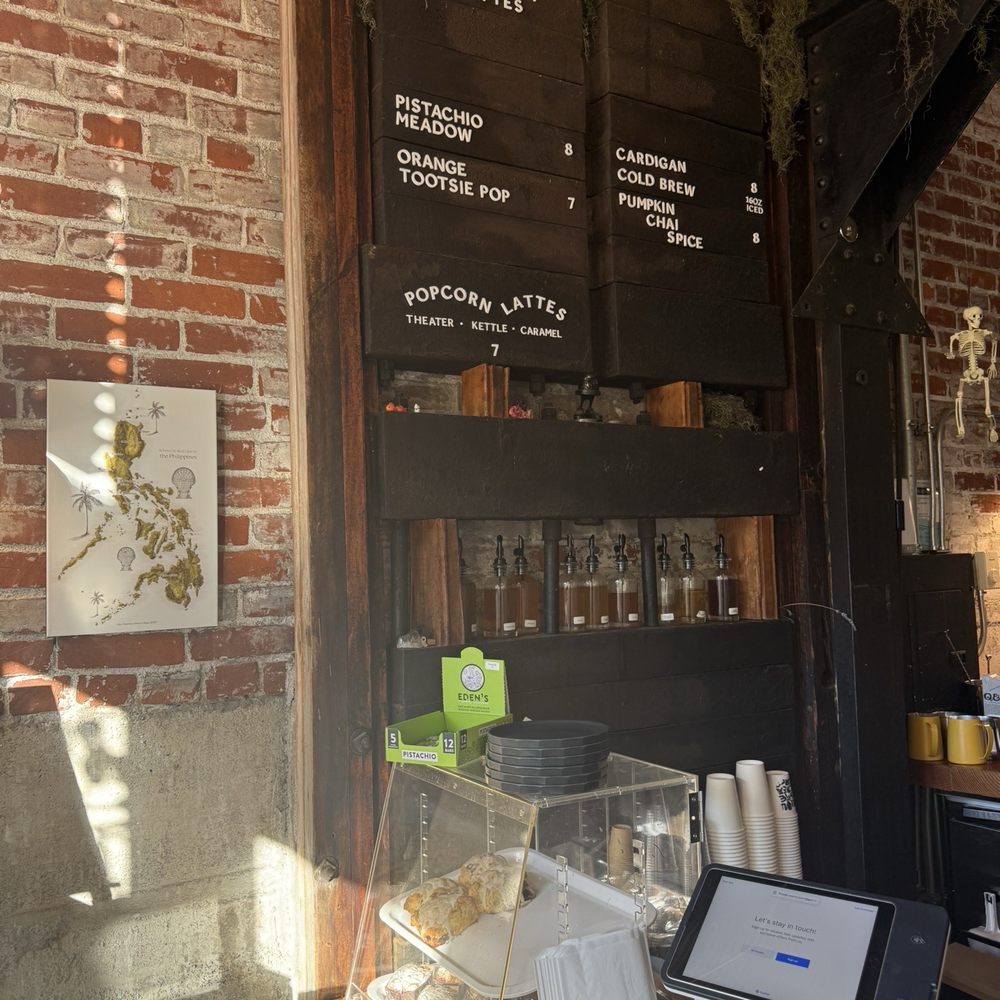 Exquisite Creatures Coffee - Order counter - Coffee & Tea Near Me - Portland, Oregon Exquisite Creatures Coffee - Order counter - Coffee & Tea Near Me - Portland, Oregon
