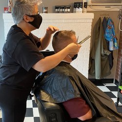 Mama D's Barbershop