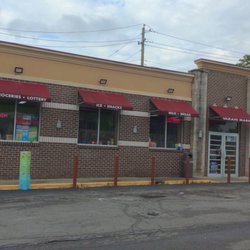 Clark Gas Station - The front entrance of this store.