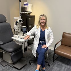Dr Helga Pizio, MD FACS