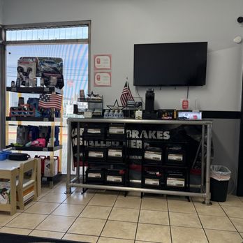 Orange Empire Auto Repair - Display and complementary pop corn in waiting area - Auto Repair Near Me - Orange, California