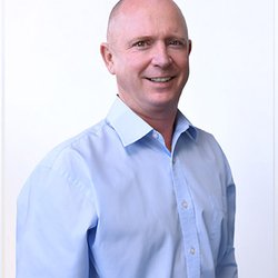 Family Health Professionals Helensvale - Chiropractor Dr Luke Hennessy at Family Health Professionals Helensvale