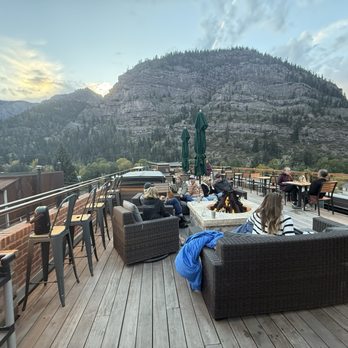 The Dead Canary on Dieners Hill