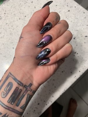 Nail Lounge & Lashes