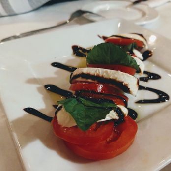 Cafe Santorini - Played out salad of the century - Italian Near Me - Pasadena, California