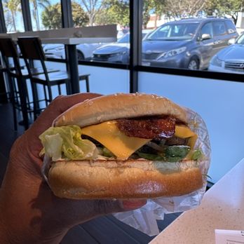Habit Burger & Grill - Burgers Near Me - Oakland, California
