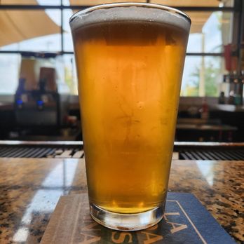 Jakes Burgers and Beer - Revolver Blood & Honey 7% - Bars Near Me - Mansfield, Texas