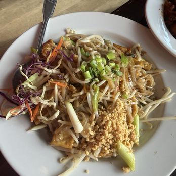Silver Tray - Pad Thai - Thai Near Me - Seattle, Washington Silver Tray - Pad Thai - Thai Near Me - Seattle, Washington