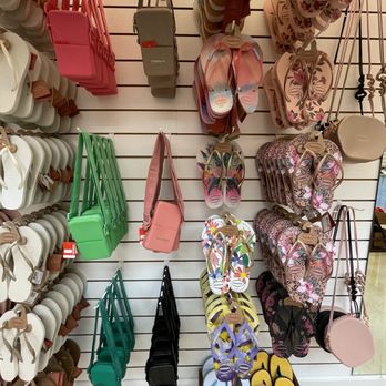 Havaianas - Shoe Stores Near Me - Honolulu, Hawaii