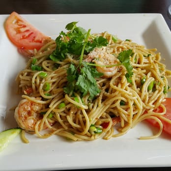 Simply Pho - Garlic Noodel with Shrimp - Vietnamese Near Me - Lake Forest, California