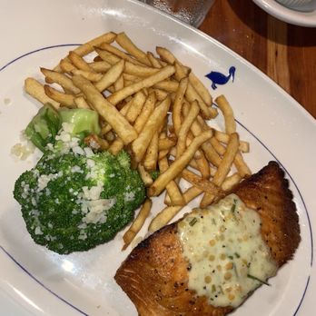 Houston's Restaurant - Scottish Salmon - American Near Me - Pompano Beach, Florida Houston's Restaurant - Scottish Salmon - American Near Me - Pompano Beach, Florida