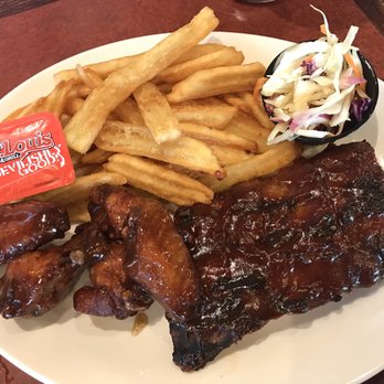 St. Louis Bar & Grill - Ribs and wings combo - Chicken Wings Near Me - Markham, Ontario