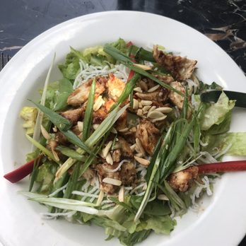 Tomi Thai Restaurant - Chicken Thai salad - Thai Near Me - Windsor, California Tomi Thai Restaurant - Chicken Thai salad - Thai Near Me - Windsor, California