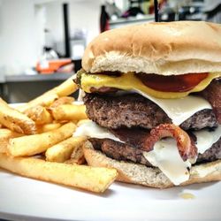 Dora’s Sale Barn Cafe - Burger and season fries