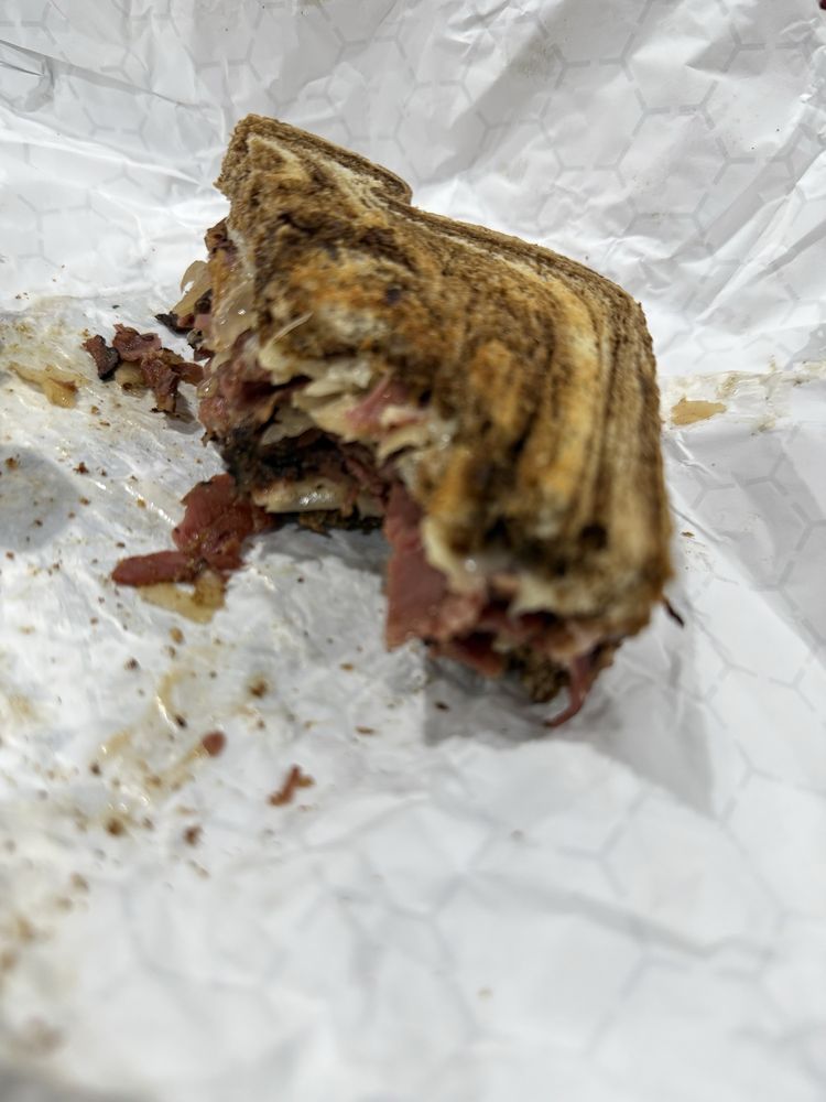 K&D Deli and Grocery Logo