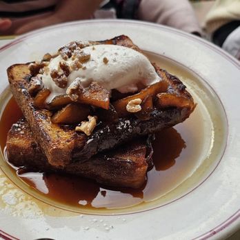 Le Diplomate - Brasseries Near Me - Washington, DC, District of Columbia