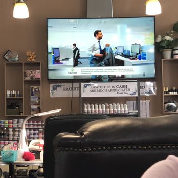 Lux Nail Salon - Two signs asking for cash gratuities. I was also asked to pay for the entire service in cash. - Nail Salons Near Me - Honolulu, Hawaii Lux Nail Salon - Two signs asking for cash gratuities. I was also asked to pay for the entire service in cash. - Nail Salons Near Me - Honolulu, Hawaii
