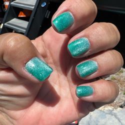 T & L Nails & Spa - Cats eyes polish.