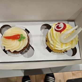 Honeymoon Sweets European Bakery - Carrot Cake Cupcake and Keylime Cupcake - Bakeries Near Me - Tempe, Arizona Honeymoon Sweets European Bakery - Carrot Cake Cupcake and Keylime Cupcake - Bakeries Near Me - Tempe, Arizona