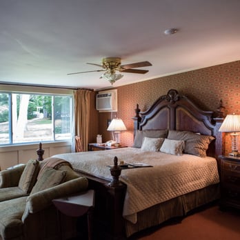 Manor on Golden Pond - lovely room - Hotels Near Me - Holderness, New Hampshire