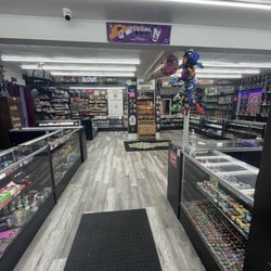 Zong smoke and vape - Inside the shop