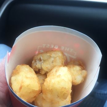 Dairy Queen - Severely undercooked tater 'gems' (tots) - barely warm and tasted heavily of oil/grease used to (partially) cook them - Fast Food Near Me - New Boston, Texas
