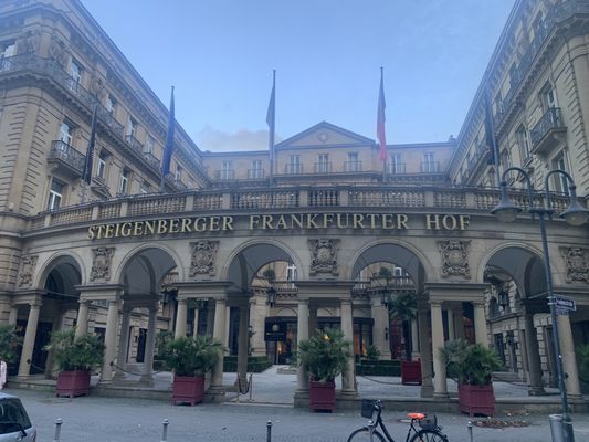 Steigenberger Frankfurter Hof by null
