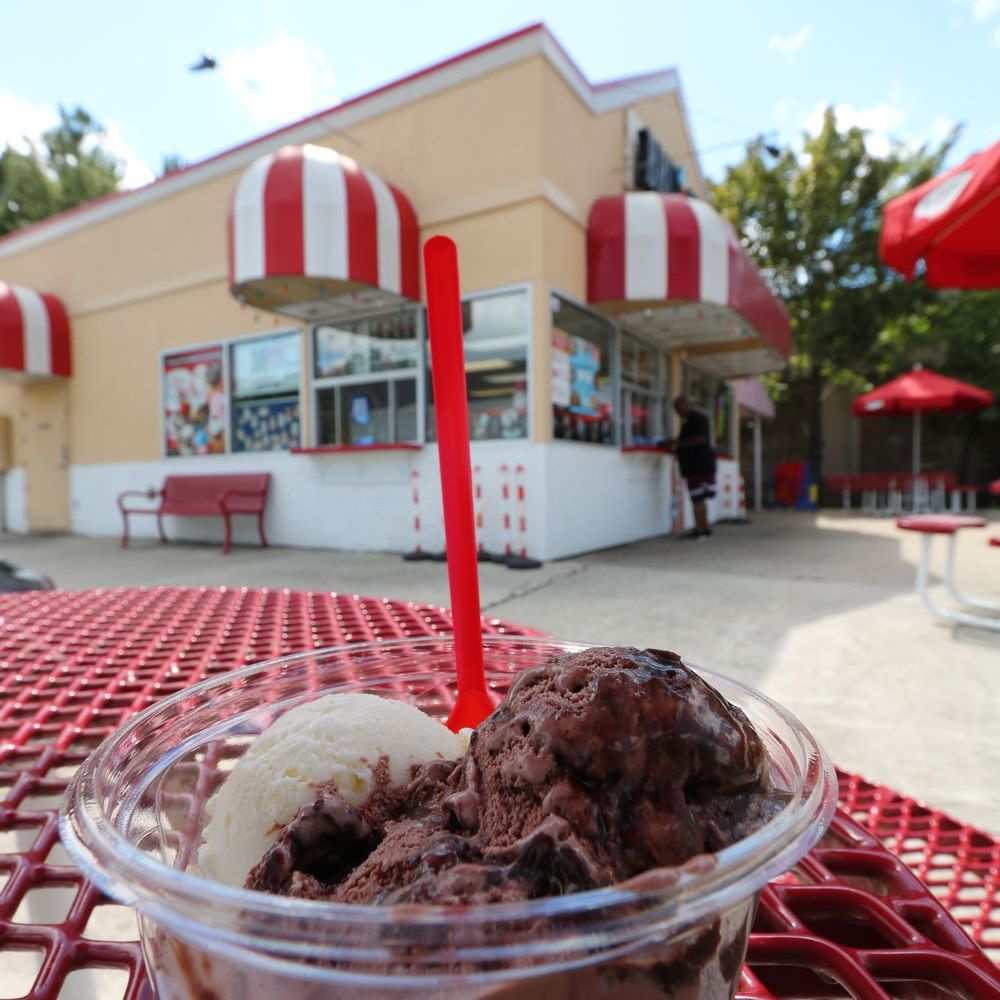 Bruster's Real Ice Cream - the outside of a restaurant - Ice Cream & Frozen Yogurt Near Me - Midlothian, Virginia Bruster's Real Ice Cream - the outside of a restaurant - Ice Cream & Frozen Yogurt Near Me - Midlothian, Virginia