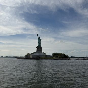 Circle Line Sightseeing Cruises - Boat Tours Near Me - New York, New York Circle Line Sightseeing Cruises - Boat Tours Near Me - New York, New York
