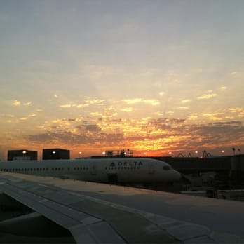 Delta Air Lines - Morning over SeaTac - Airlines Near Me - Seattle, Washington