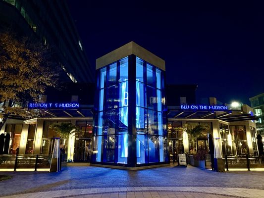 Blu On The Hudson by null