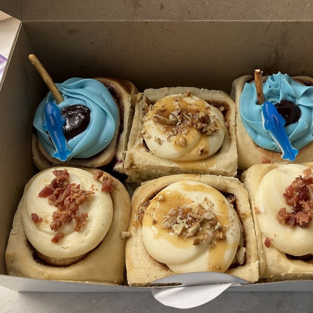 Jay’s Sticky Buns - Blueberry ripple, maple bacon and peach bourbon Father's Day Menu - Desserts Near Me - Barrie, Ontario