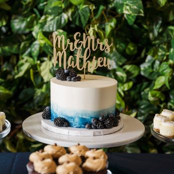 Cocoa & Fig - a wedding cake and cupcakes - Desserts Near Me - Shakopee, Minnesota