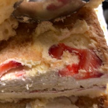 Sweet Paradise Bakery and Cafe - Tiny slices of strawberries. No banana - Bakeries Near Me - Arleta, California
