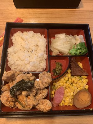 Momo's Cafe by null