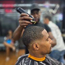 Venus Barbershop - Low fade
