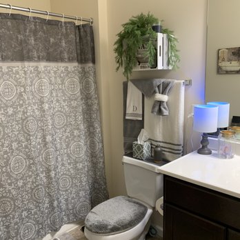 Windsor West Apartments - Guest bathroom - Apartments Near Me - Champaign, Illinois Windsor West Apartments - Guest bathroom - Apartments Near Me - Champaign, Illinois