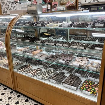 Kilwins Ice Cream - Chocolate - Fudge - Chocolatiers & Shops Near Me - San Antonio, Texas Kilwins Ice Cream - Chocolate - Fudge - Chocolatiers & Shops Near Me - San Antonio, Texas
