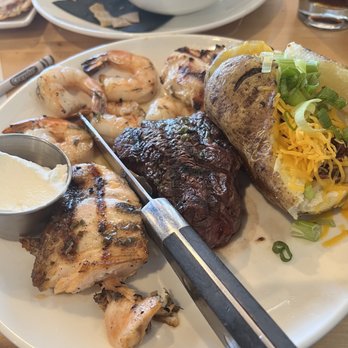 Walnut Grill - Mixed grill Filet Mignon, Chicken, Shrimp, Salmon - American Near Me - Wexford, Pennsylvania Walnut Grill - Mixed grill Filet Mignon, Chicken, Shrimp, Salmon - American Near Me - Wexford, Pennsylvania