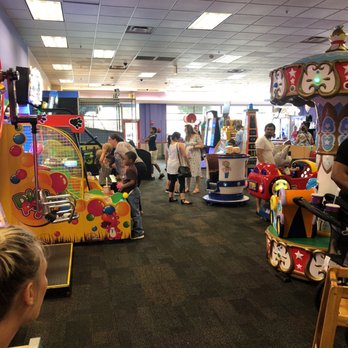 Chuck E. Cheese - Pizza Near Me - Orlando, Florida