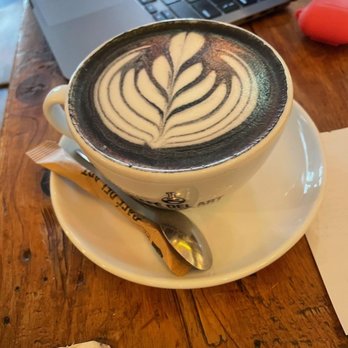 Café del Art - Charcoal Latte - Bakeries Near Me - Madrid, M Café del Art - Charcoal Latte - Bakeries Near Me - Madrid, M
