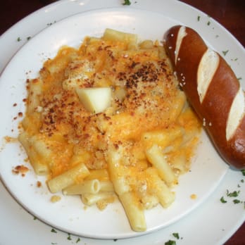 Great Dane Pub & Brewing - wisconsin style cheddar mac - American Near Me - Madison, Wisconsin